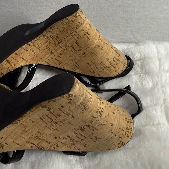 BROWNS Black Patent Strappy Wedges 🖤 - Picture 5 of 9